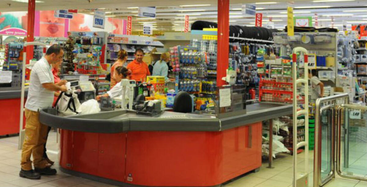 Coop...e non solo, la crisi dei supermercati in città: una nuova chiusura in via Venezia -