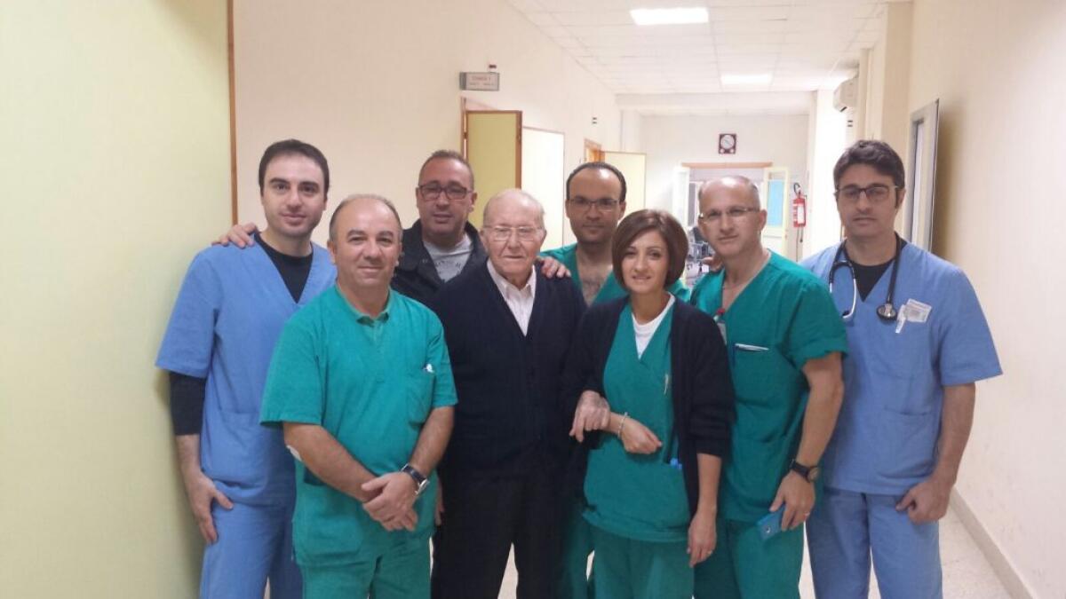 Colto da infarto a 100 anni, i medici riescono a salvarlo e rimandarlo a casa - 