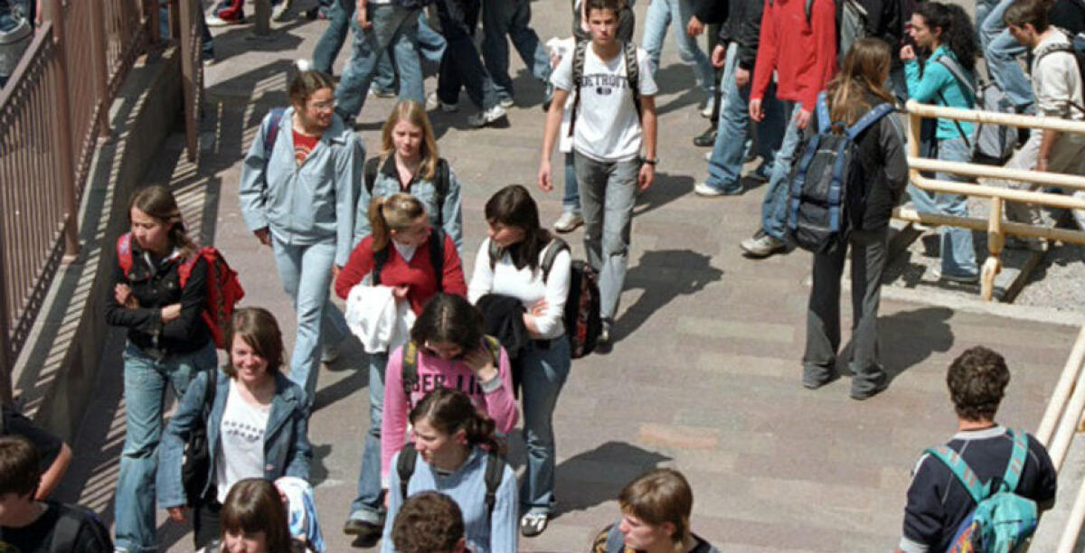 Esce da scuola e si frattura il setto nasale, un sedicenne finisce in ospedale - 