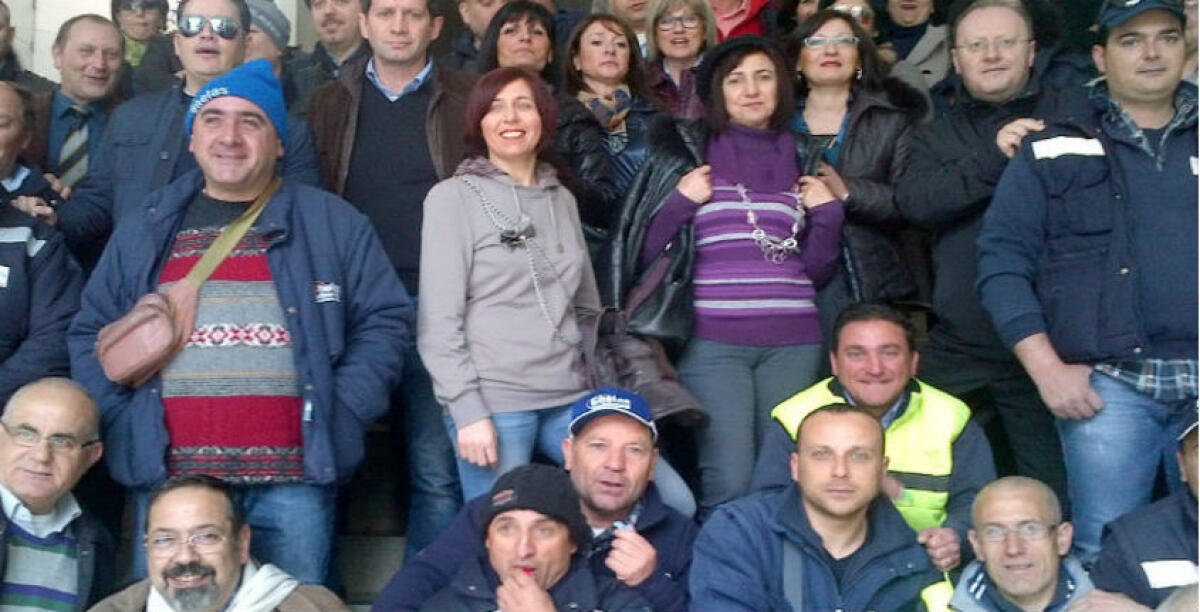 Quasi due milioni di euro per coprire il contratto con la Ghelas, arriva il sì dagli uffici del municipio - Sindacati e lavoratori da tempo chiedono chiarezza sulle prossime sorti dell'azienda