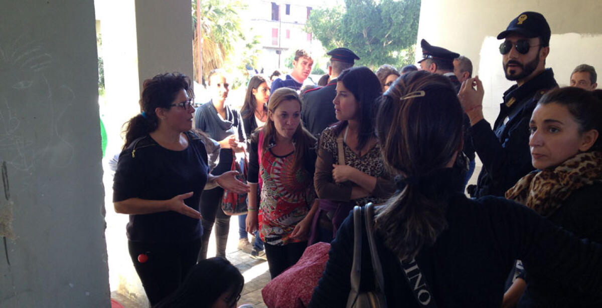 Tensione a Marchitello per lo sgombero di case Iacp, famiglie sotto choc: il sindaco chiama il Prefetto - 