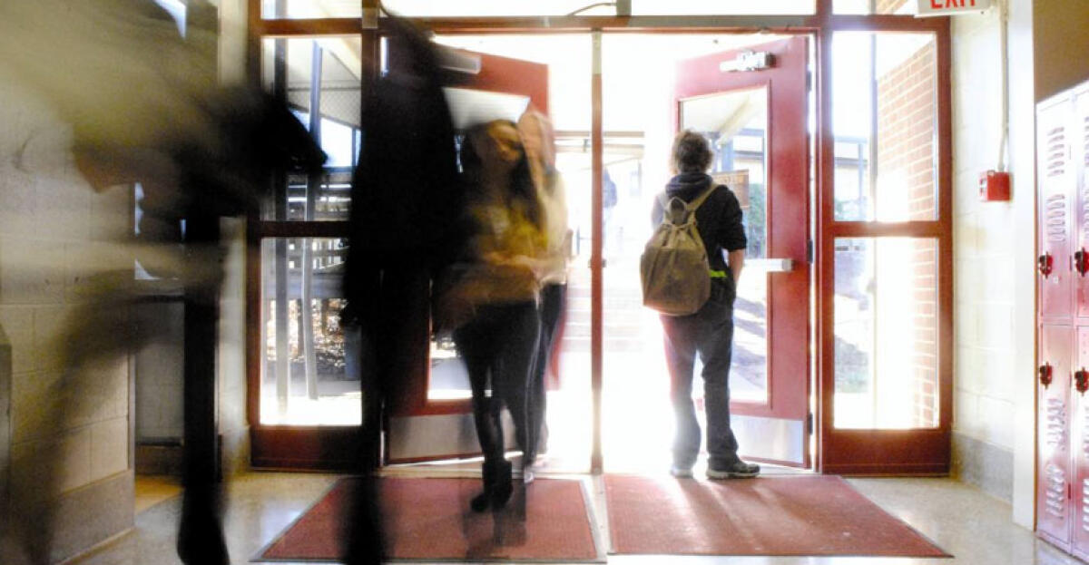 Dispersione scolastica, il Silp: "Altro che classi pollaio, lo scandalo sono le classi fantasma" - 