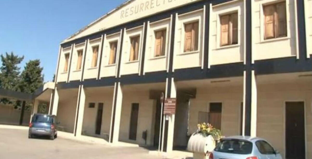 Mancano i loculi e proseguono le requisizioni, spunta il caso del forno crematorio fermo a Farello - 