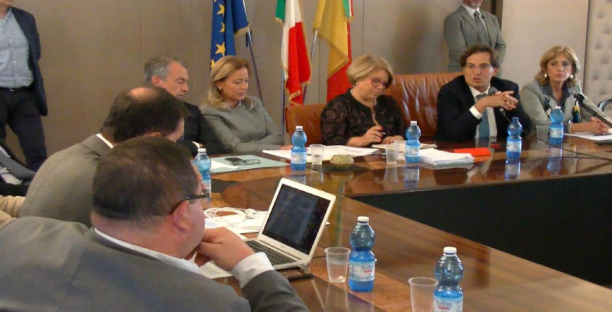 Crocetta chiede i progetti da finanziare e la giunta ne invia 95: pronto l'elenco da portare a Roma - 