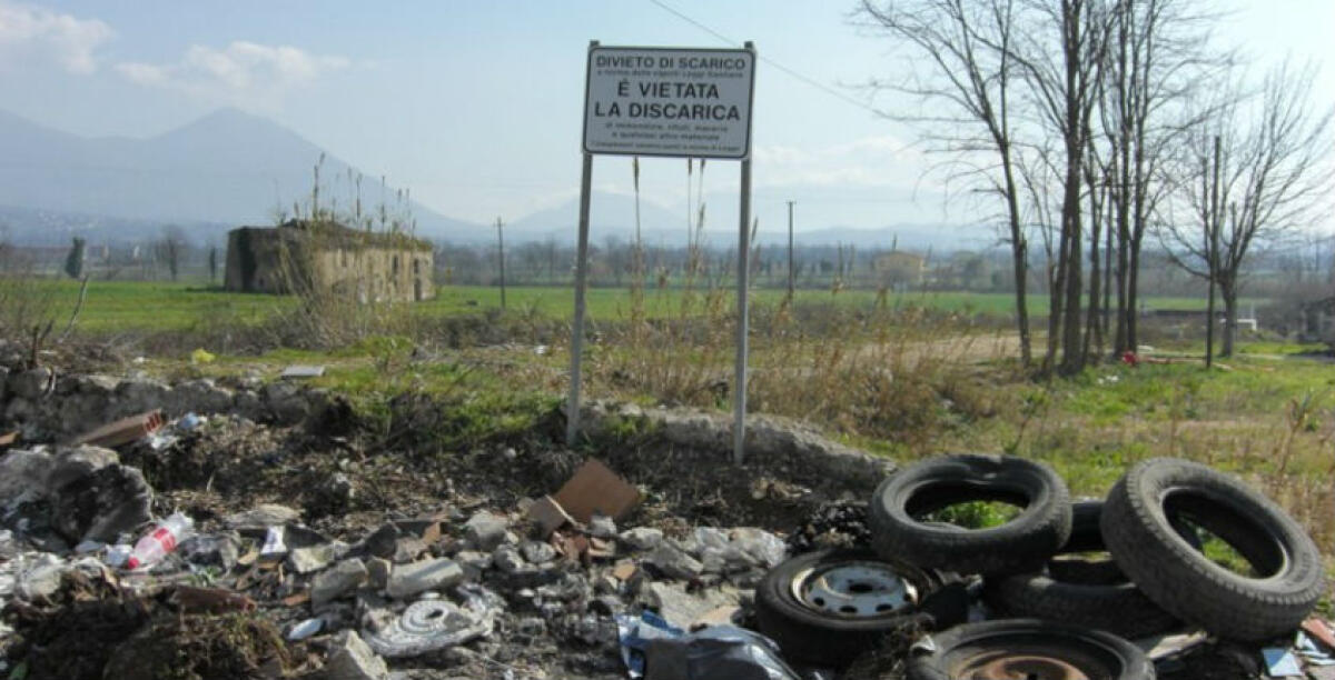 Sequestrate due discariche abusive di rifiuti tossici, cinque denunciati - 