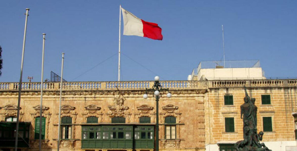 Padre e figlio devono tornare a Malta, l'estradizione è definitiva: accusati d'aggressione ad un operaio - 