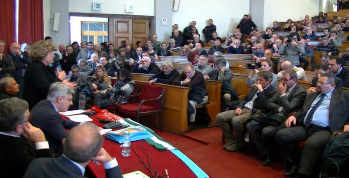 I lavoratori Eni pronti allo sciopero, Messinese e Siciliano contro Renzi: "Il caso Gela non è risolto!" - 