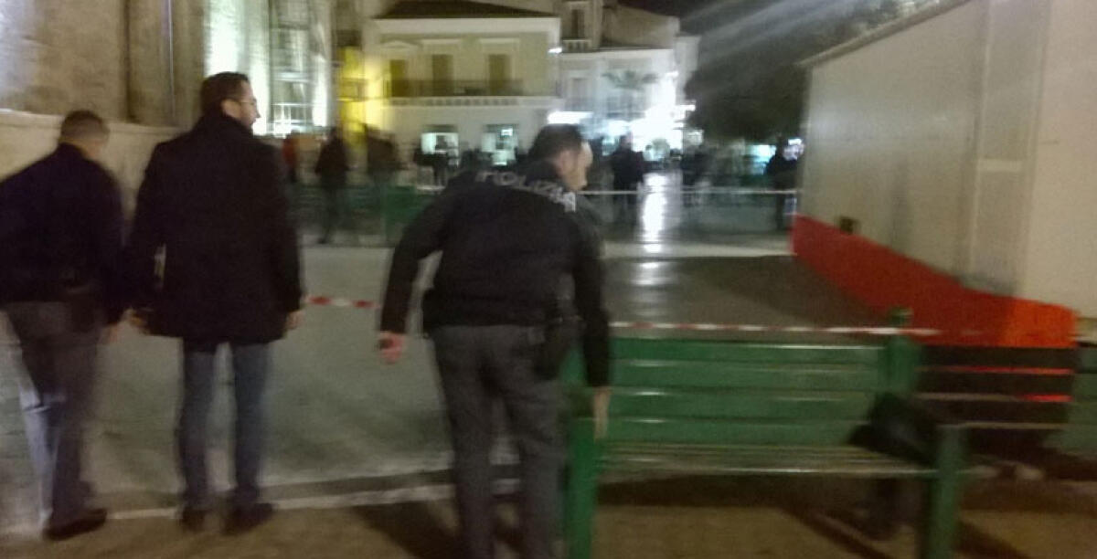 L'omicidio di piazza Umberto, le prime immagini - Sequino fu ucciso in centro storico