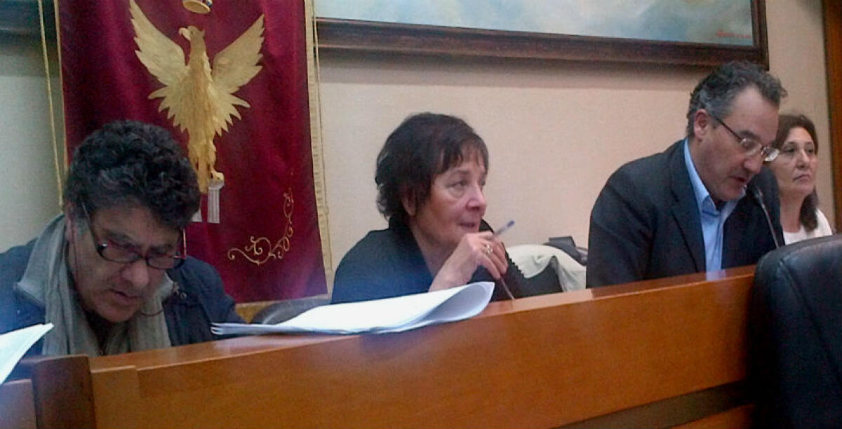 Pochi "eletti" approvano i debiti fuori bilancio: "Somme enormi per cause da qualche centinaia di euro" - 