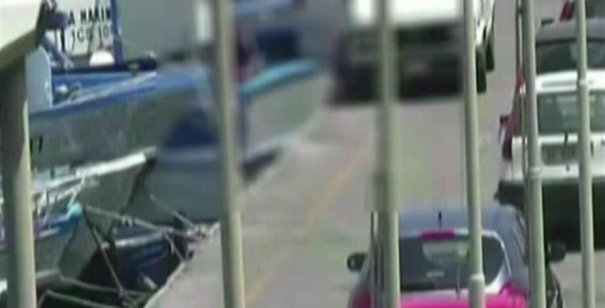 Carburante e piombo rubati al porto rifugio e nell'area Eni, torna in libertà uno degli accusati - 