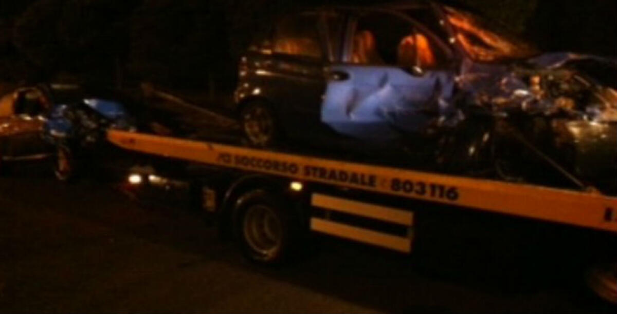 Schianto sulla Gela-Licata, ci sono tre feriti: una Lancia Y finisce contro una Opel - 