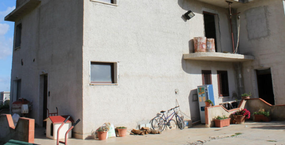 Gli immobili abusivi da condonare, sono necessari altri 600 mila euro: sì ai pagamenti - 