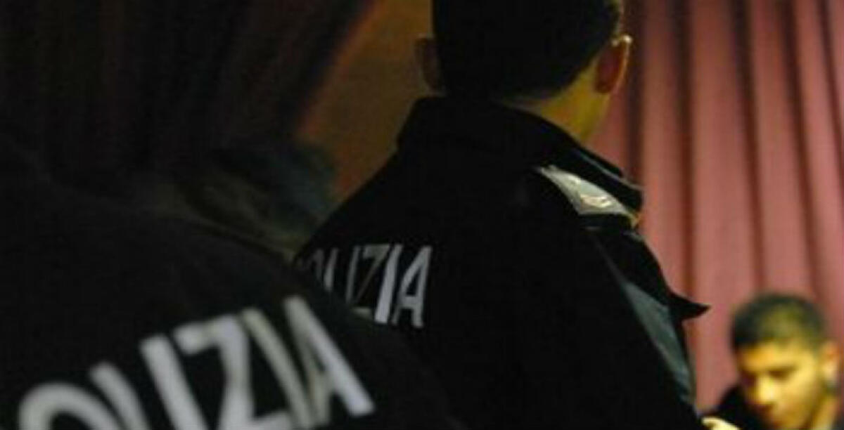 "Non ho paura di quel p....del vostro dirigente!", insulti ai poliziotti: cadono le accuse ad un ambulante - 