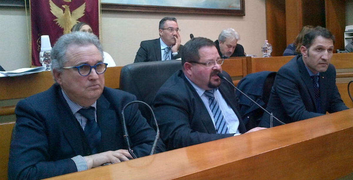 Messinese in aula dopo l'espulsione dal M5S, sì alla seduta monotematica: "Ci sono le condizioni" - 