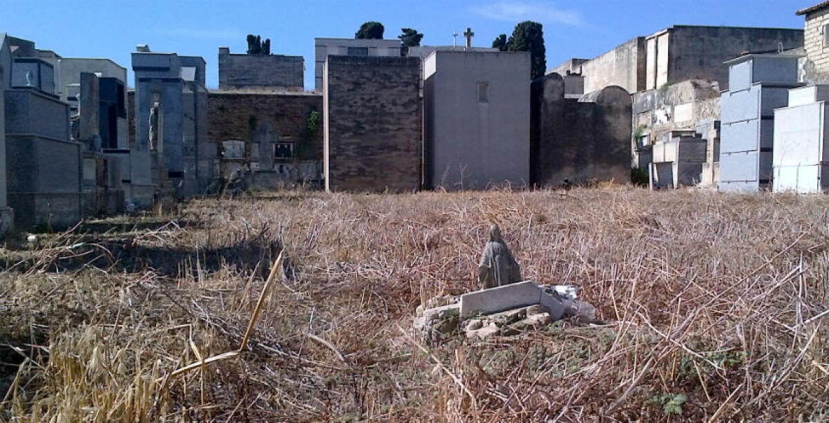 "Chiarezza sui lavori delle confraternite a Farello", ancora i cimiteri: Cascino presenta un'interrogazione - 