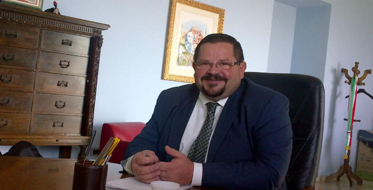 Il Pd attacca il sindaco e lui punta i consiglieri democratici: "Dimostrino di non essere succubi" - 