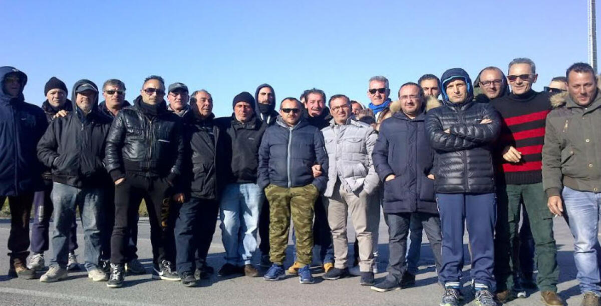 I presidi si estendono, protesta al Green Stream: i consiglieri a Roma e tensione al centro Enimed - 