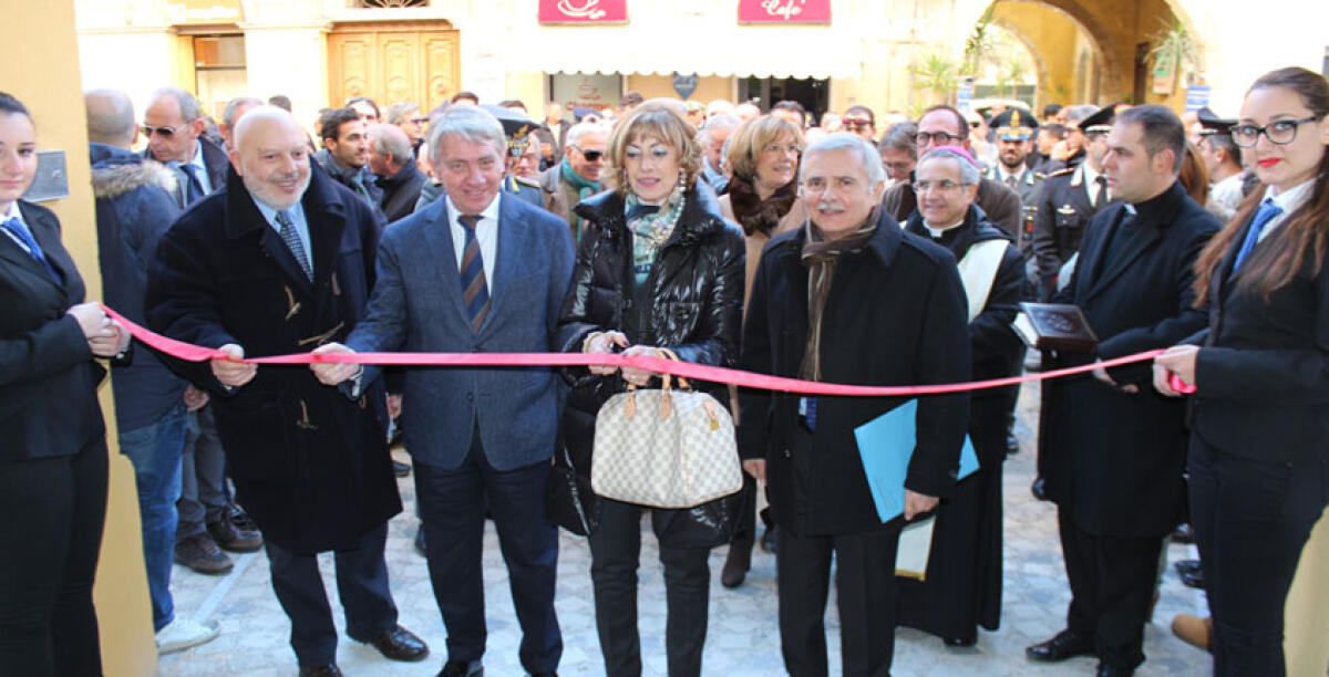 L'Antiracket cresce ma la città sta morendo, e la Bindi diserta l'inaugurazione - 