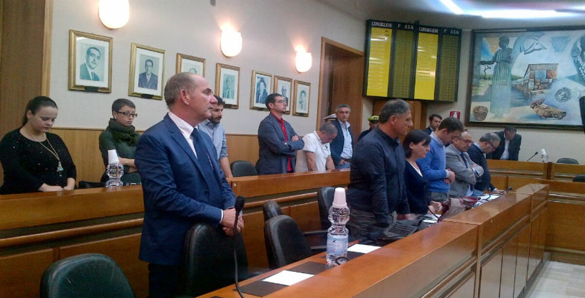 Il caso Eni, confronto tra consiglieri e operai: chiesta una seduta straordinaria a Roma - 