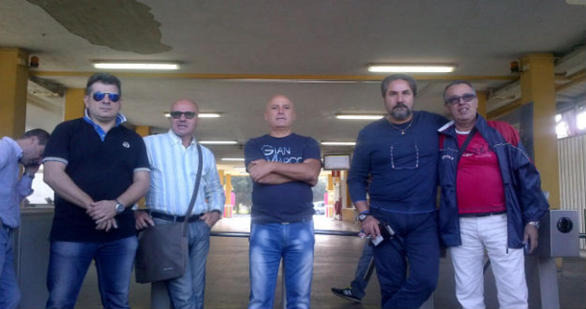 Gli operatori di Eni si fermano, sit in davanti alla raffineria: una delegazione a Roma per il corteo nazionale - 