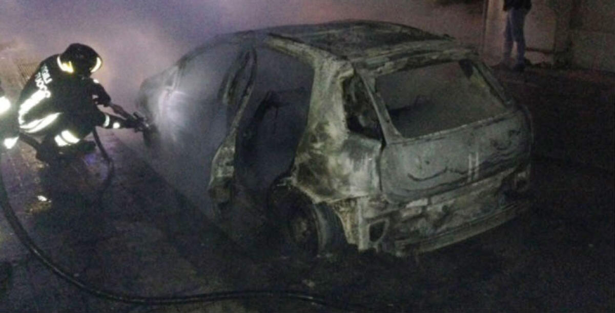 Due roghi in 10 minuti, fiamme in via Germania e via Crispi - (foto archivio)