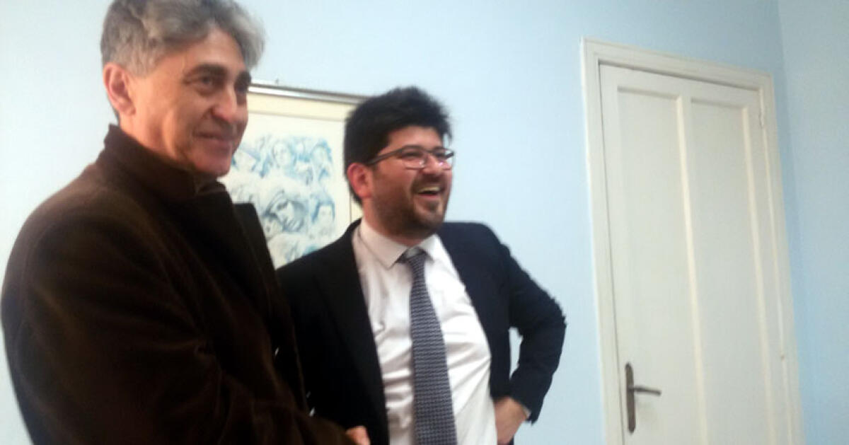 Pace tra Tuccio e Catania e quei consiglieri scandalizzati che dimenticano i tablet a luci rosse - 
