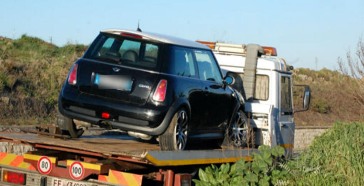 Schianto sulla Catania-Ragusa, feriti due giovani gelesi: erano a bordo di una Mini Cooper - 