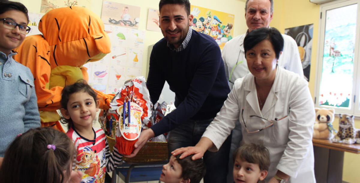 Solidarietà in ospedale, il Centro Aliotta consegna uova di pasqua ai bambini in Pediatria - 