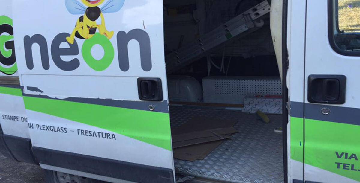 Furto anche alla Gela Neon e Fratelli D'Italia chiede più forze dell'ordine - 