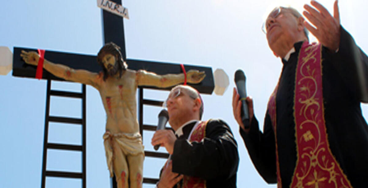 La settimana Santa, oggi il tradizionale bacio dei piedi alla statua del Cristo - 