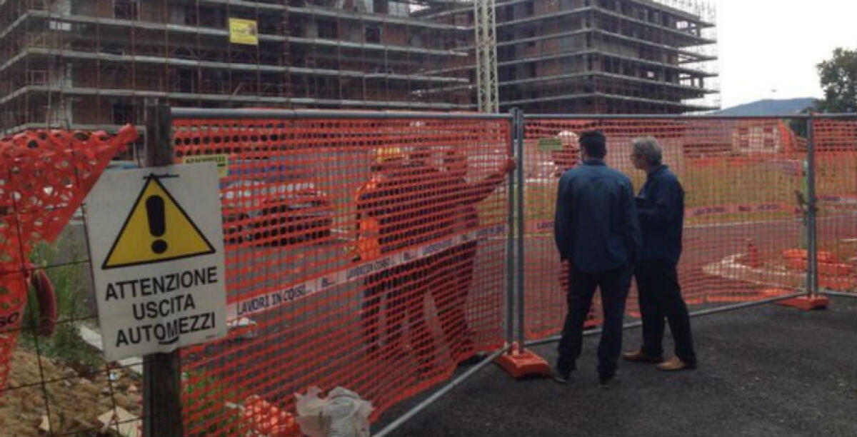 L'auto in cambio dello stipendio, pressioni su un operaio nei cantieri al Nord: arriva la doppia condanna - 