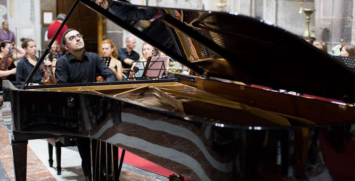 Buon compleanno maestro! Alberto Ferro trionfa al Bellini di Catania: ora l'attende Bruxelles - 