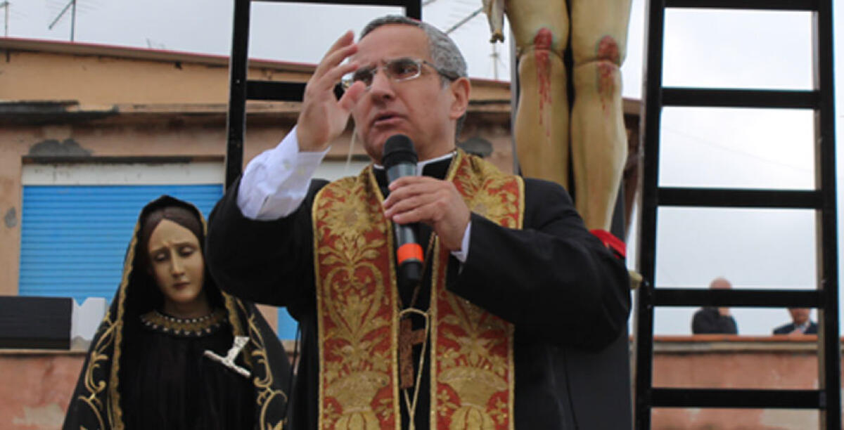 Raffineria: aumentano i disoccupati dell'indotto, il vescovo ammonisce la classe politica - 