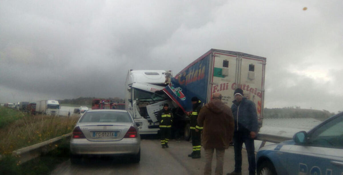 Gela-Manfria strada della morte, l'associazione H presenta un esposto in Procura - 