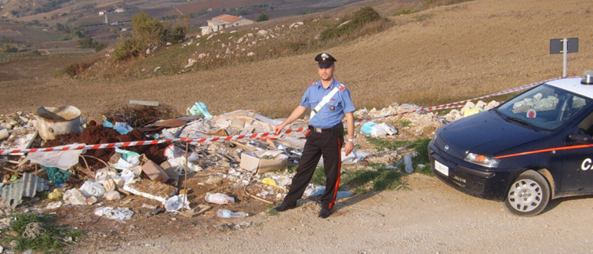 La discarica è interdetta ma ancora accessibile, reti divelte nonostante il provvedimento - 