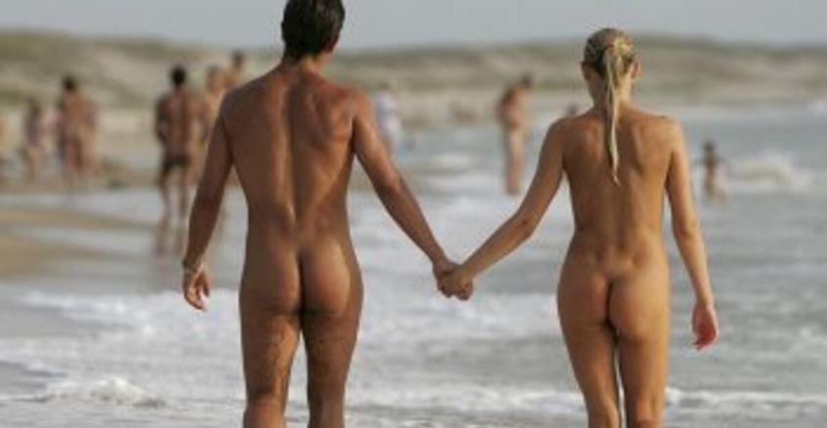 Senza vestiti l'estate è più bella... autorizzato un campo nudisti a Bulala - 