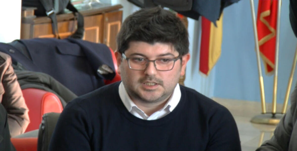 "Lecchini...", l'assessore Catania attacca i consiglieri: "Va cacciato via subito!" - 