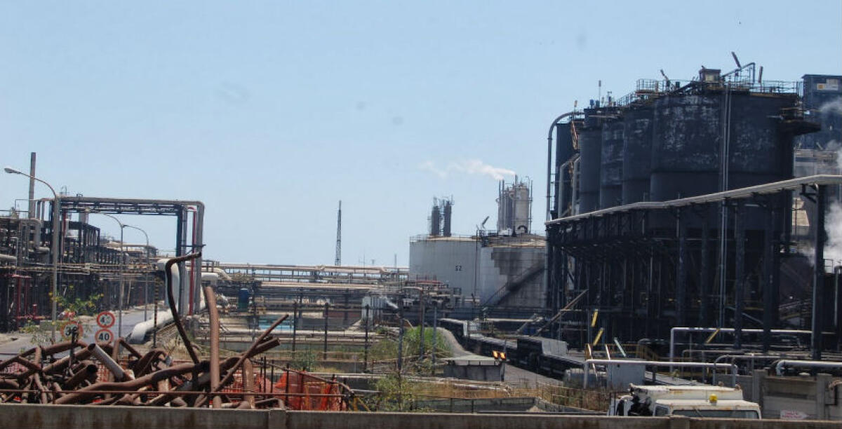 Chi vuole investire nelle aree dismesse Eni? Ci sono undici richieste: vertice in prefettura - 