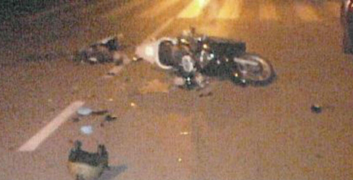 Uno scooter contro un muro, due giovanissimi feriti: uno in rianimazione ma non è grave - 