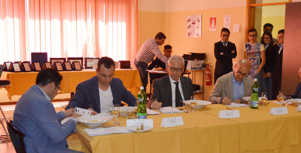 Memorial "Giusy Marchica",i ragazzi dell'alberghiero tra cucina vegetariana e vino - 