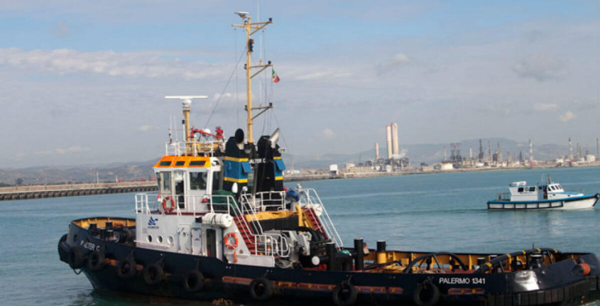 La produzione in raffineria è ferma ma proseguono i controlli in mare - 