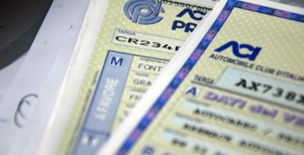 Falsi passaggi di proprietà di decine di auto, c'è l'indagine: controlli e perquisizioni dei finanzieri - 