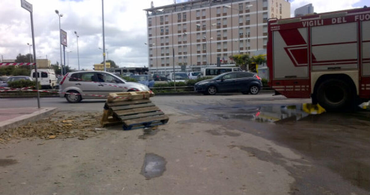 Un giovane colpito dopo un crollo in centro storico, a processo diciannove proprietari di uno stabile - 