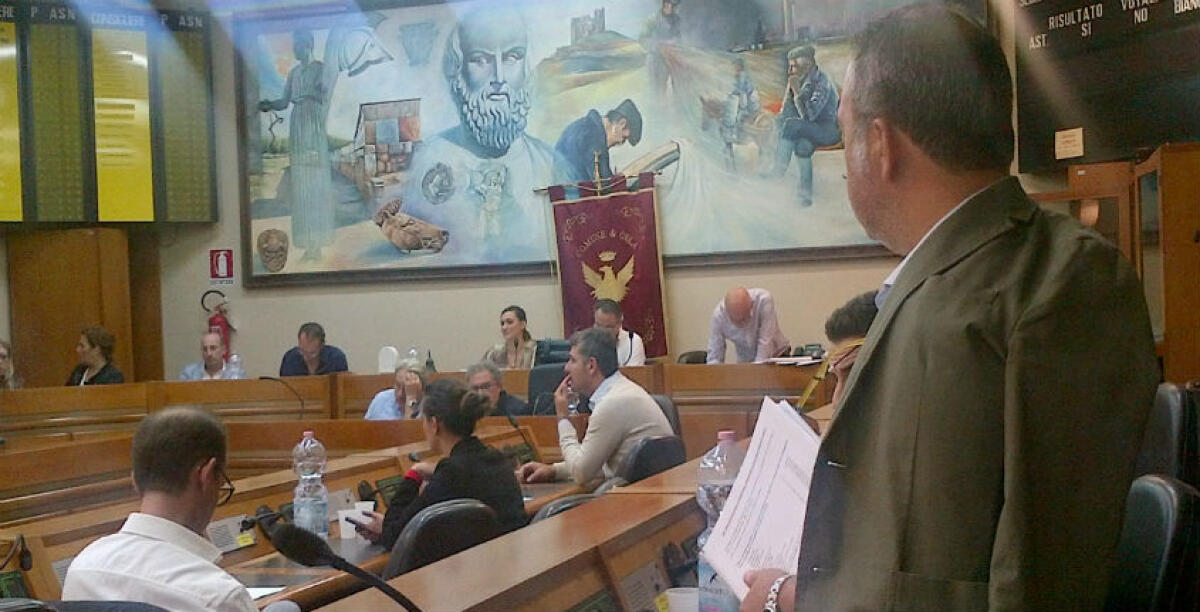 Sì alla proroga della commissione e l'aula chiama la giunta sugli incarichi: "Sarà l'indirizzo giusto?" - 