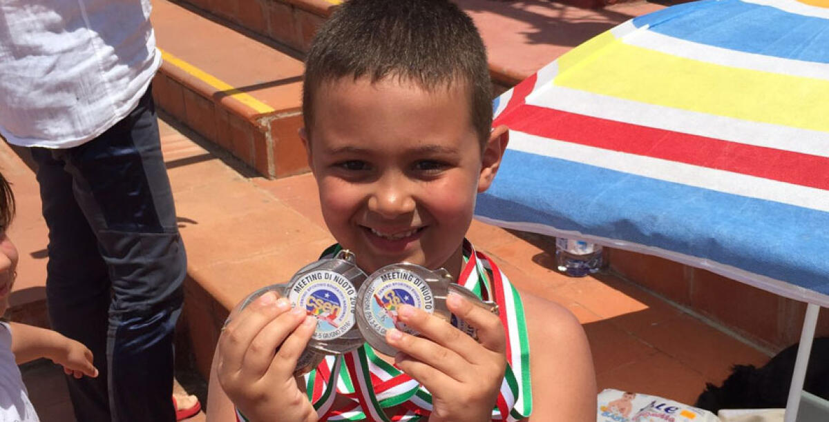 Campionato regionale di nuoto, il "piccolo" Emanuele sul podio a Terrasini - 