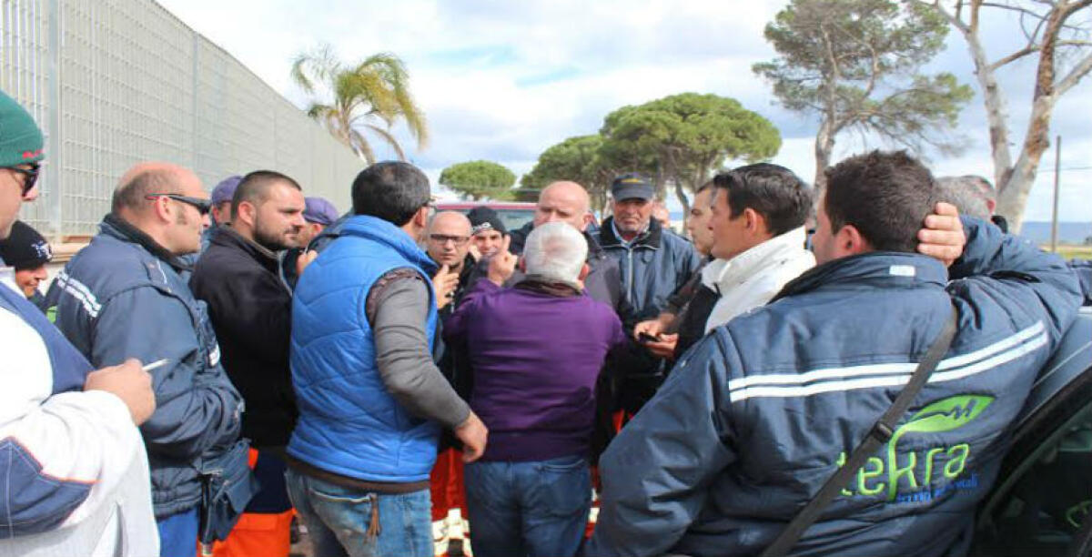 Tagli alla Tekra, niente rinnovi per gli operai impegnati nei servizi extracontrattuali - 