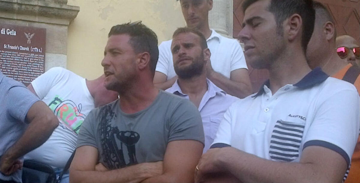 Gli operai dell'indotto Eni dal prefetto, "vogliamo evitare gesti estremi!" - 