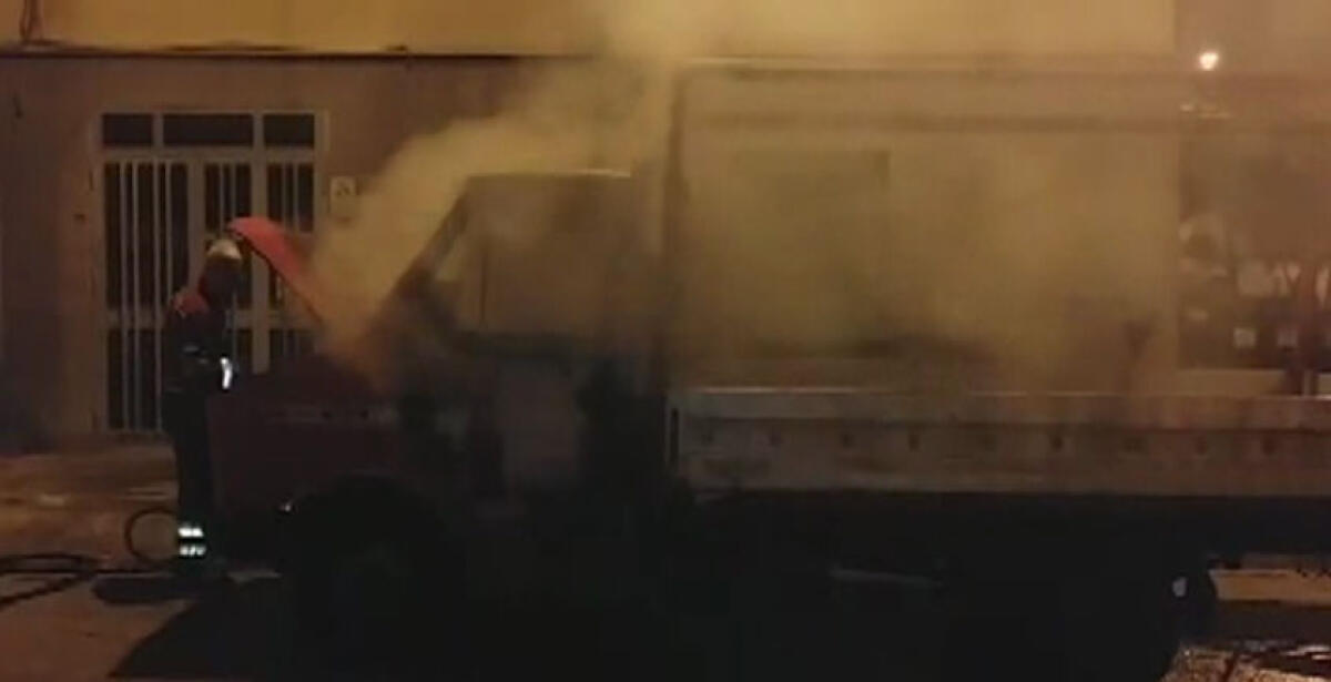 Incendio a Scavone, fiamme al furgoncino di un venditore ambulante - 