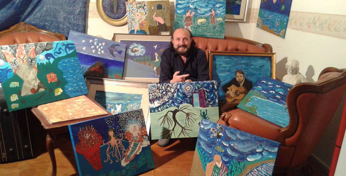 Le poesie impresse su dipinti, l'arte di Sciandrello in mostra dal 29 luglio - 