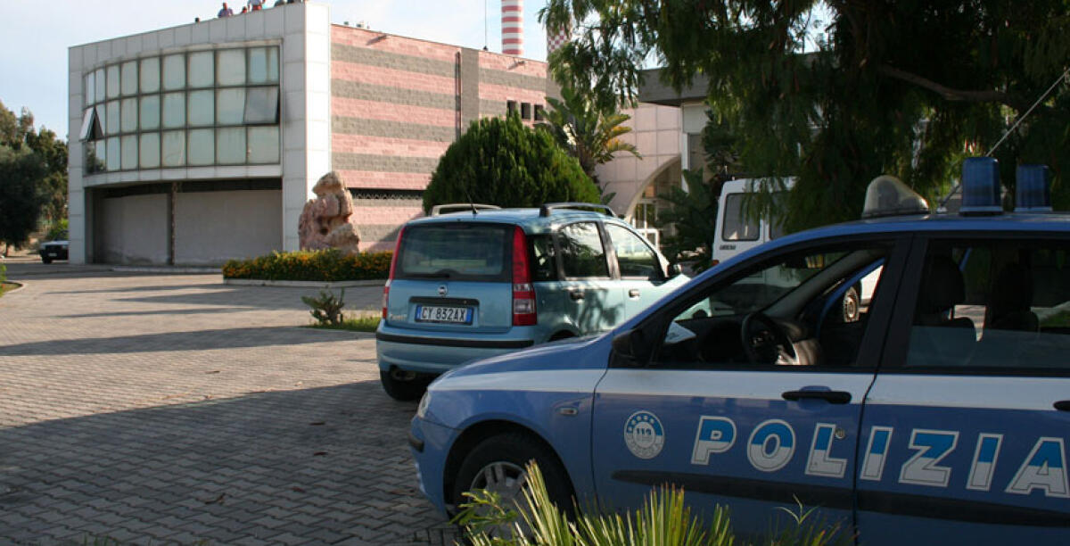 Rientra il black out all'ex Asi, linee telefoniche e internet ripristinate: i danni da un rogo - 